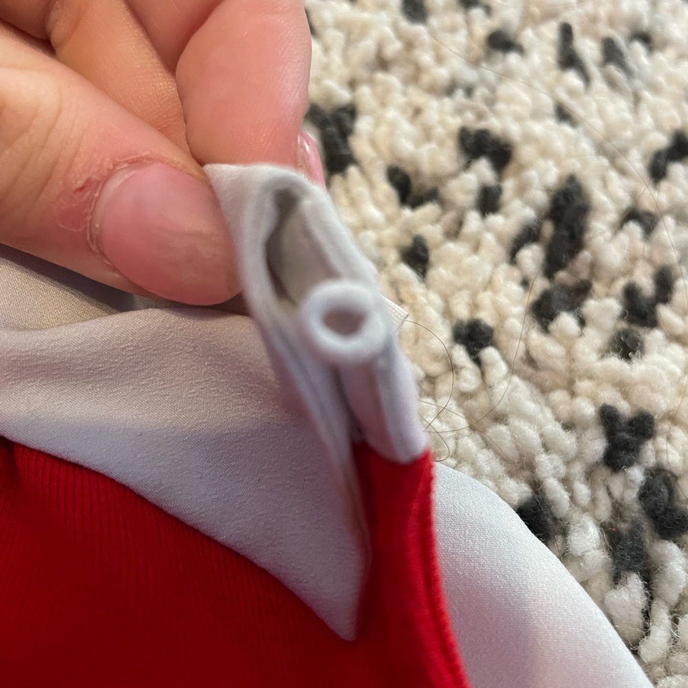 Red collared blouse - Picture 6 of 7